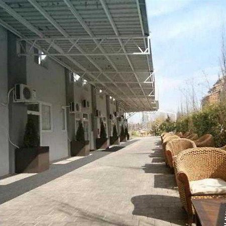 Pansion Bianko Hotel Skopje Buitenkant foto