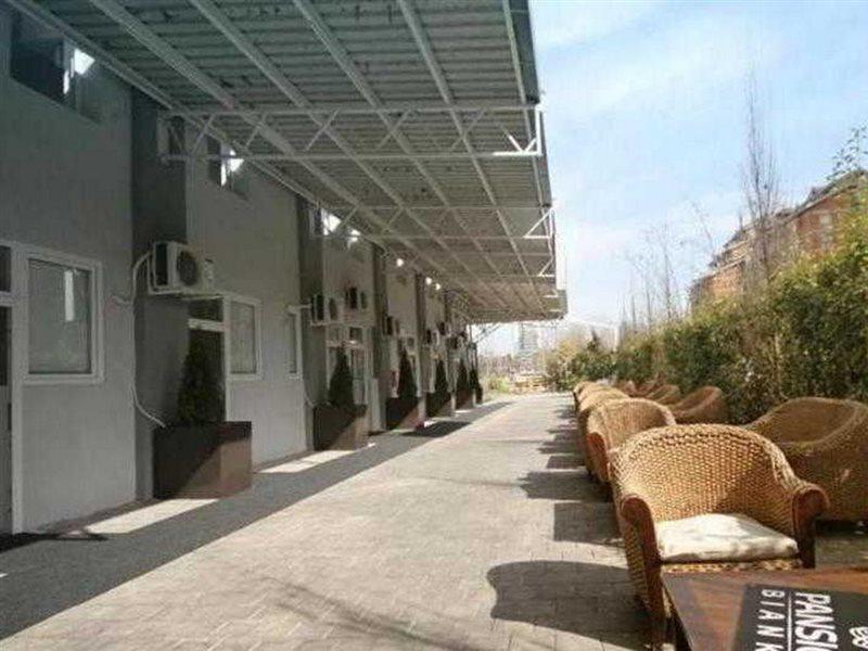 Pansion Bianko Hotel Skopje Buitenkant foto