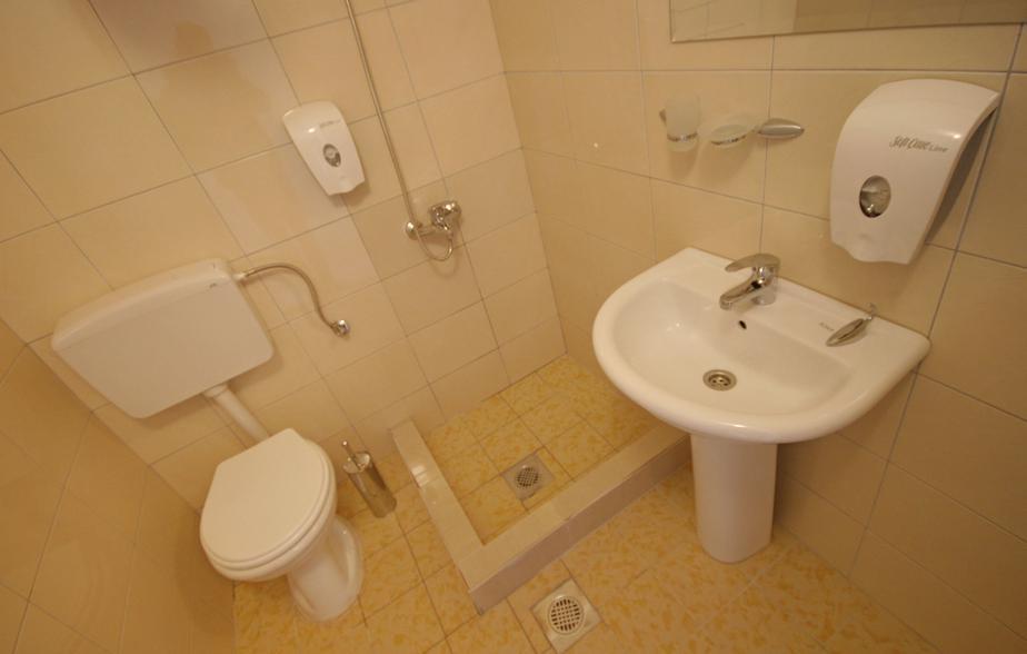 Pansion Bianko Hotel Skopje Buitenkant foto